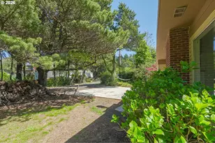 2835 SW Breakers Dr, Waldport, OR 97394 - Photo 19