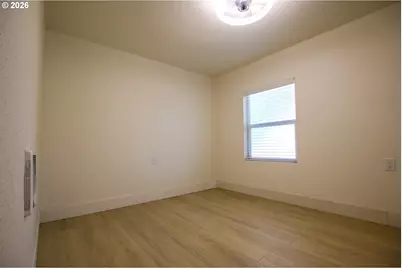 1860 30th St, Florence, OR 97439 - Photo 9