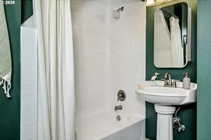 545 SE Peacock Ln, Portland, OR 97214 - Photo 33