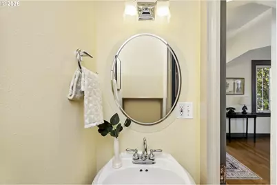 545 SE Peacock Ln, Portland, OR 97214 - Photo 15