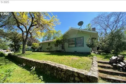 333 Park, Grants Pass, OR 97527 - Photo 1