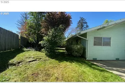 333 Park, Grants Pass, OR 97527 - Photo 27