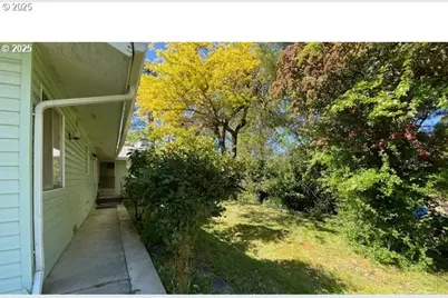 333 Park, Grants Pass, OR 97527 - Photo 29