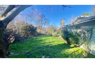 333 Park, Grants Pass, OR 97527 - Photo 37