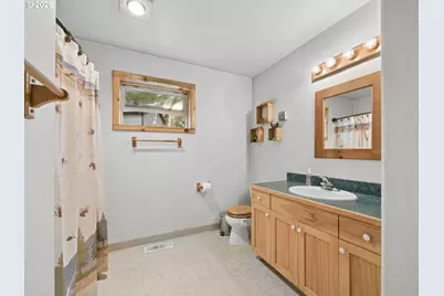 24990 E Tillicum St, Welches, OR 97067 - Photo 17