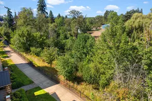 615 NW Lost Springs Terrace, Portland, OR 97229 - Photo 23