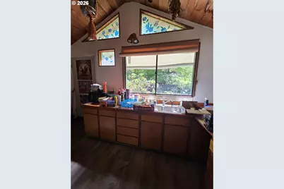 2505 Windy Creek Rd, Glendale, OR 97442 - Photo 9