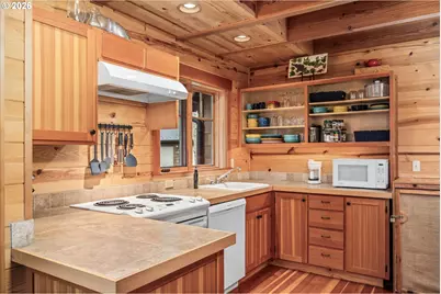 56483 McKenzie Hwy #16, McKenzie Bridge, OR 97413 - Photo 5