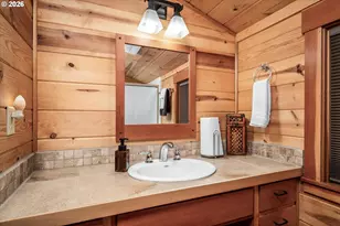 56483 McKenzie Hwy, McKenzie Bridge, OR 97413 - Photo 23
