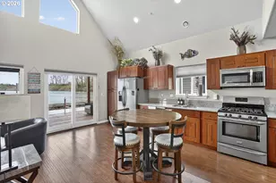 19609 NE Marine Dr, Portland, OR 97230 - Photo 15