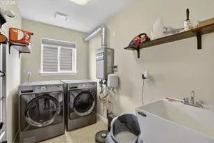 19609 NE Marine Dr, Portland, OR 97230 - Photo 17