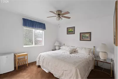 377 Fir Point Ln, Glendale, OR 97442 - Photo 25