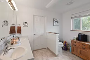 377 Fir Point Ln, Glendale, OR 97442 - Photo 23