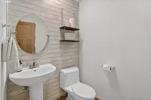 831 Virginia Cir, Clatskanie, OR 97016 - Photo 13