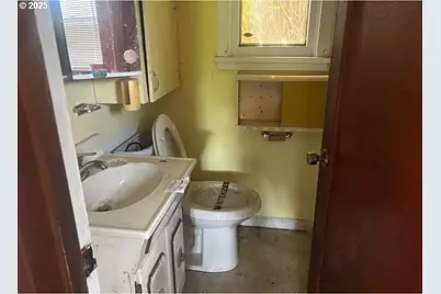 740 S Cammann St, Coos Bay, OR 97420 - Photo 7