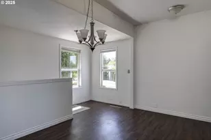 985 E College St, Mount Angel, OR 97362 - Photo 13