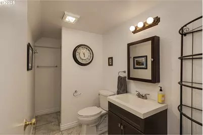 985 E College St, Mount Angel, OR 97362 - Photo 23