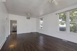 985 E College St, Mount Angel, OR 97362 - Photo 5