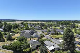 985 E College St, Mount Angel, OR 97362 - Photo 41