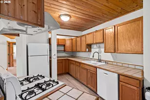 785 E 44th Ave, Eugene, OR 97405 - Photo 39