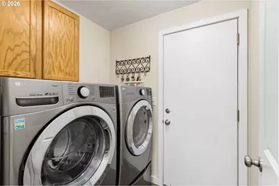 147 E 8th St, Lafayette, OR 97127 - Photo 23
