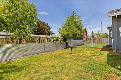 147 E 8th St, Lafayette, OR 97127 - Photo 25
