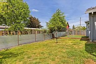 147 E 8th St, Lafayette, OR 97127 - Photo 25