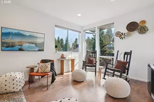 7081 SE Thorburn St, Portland, OR 97215 - Photo 7