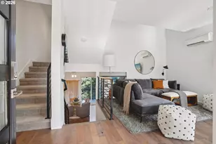 7081 SE Thorburn St, Portland, OR 97215 - Photo 5