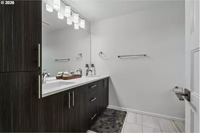 7081 SE Thorburn St, Portland, OR 97215 - Photo 23