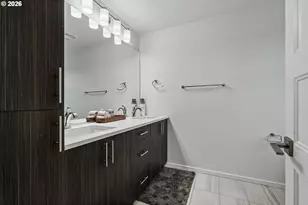 7081 SE Thorburn St, Portland, OR 97215 - Photo 23