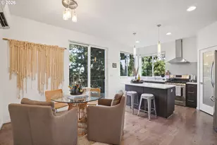 7081 SE Thorburn St, Portland, OR 97215 - Photo 9