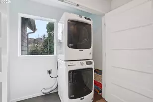 7081 SE Thorburn St, Portland, OR 97215 - Photo 31