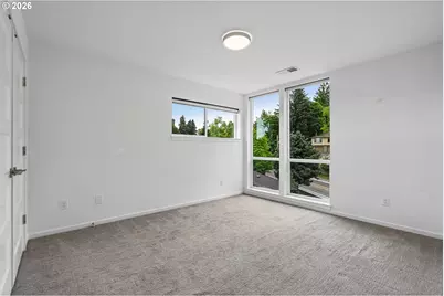 7081 SE Thorburn St, Portland, OR 97215 - Photo 25