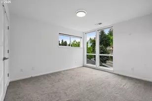 7081 SE Thorburn St, Portland, OR 97215 - Photo 25