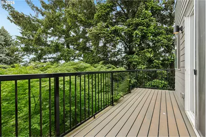 7081 SE Thorburn St, Portland, OR 97215 - Photo 33