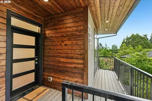7081 SE Thorburn St, Portland, OR 97215 - Photo 5