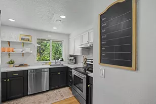 1479 SW Willowbrook Ct, Gresham, OR 97080 - Photo 11
