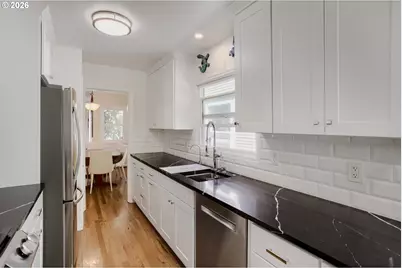 116 S Gibbs St, Portland, OR 97239 - Photo 11