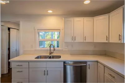9232 SE Harrison St, Portland, OR 97216 - Photo 13