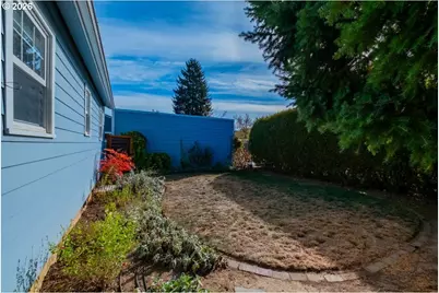 9232 SE Harrison St, Portland, OR 97216 - Photo 29