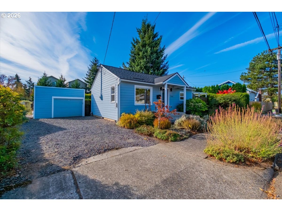 9232 SE Harrison St, Portland, OR 97216 - MLS 250324188 - Coldwell Banker