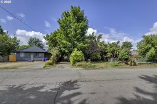 1205 SE 151st Ave, Portland, OR 97233 - Photo 5