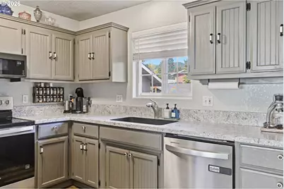 450 Moreland Ave, Drain, OR 97435 - Photo 9