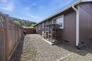 450 Moreland Ave, Drain, OR 97435 - Photo 39