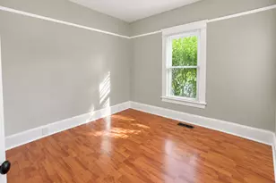 1616 NE Commercial Ave, Roseburg, OR 97470 - Photo 9