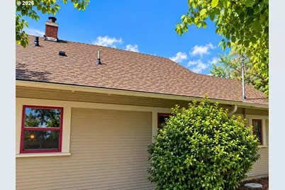 1616 NE Commercial Ave, Roseburg, OR 97470 - Photo 23