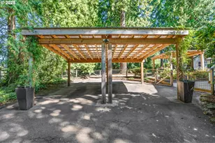 2249 SW Taylors Ferry Rd, Portland, OR 97219 - Photo 45