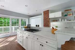 2249 SW Taylors Ferry Rd, Portland, OR 97219 - Photo 17