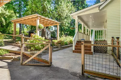 2249 SW Taylors Ferry Rd, Portland, OR 97219 - Photo 47